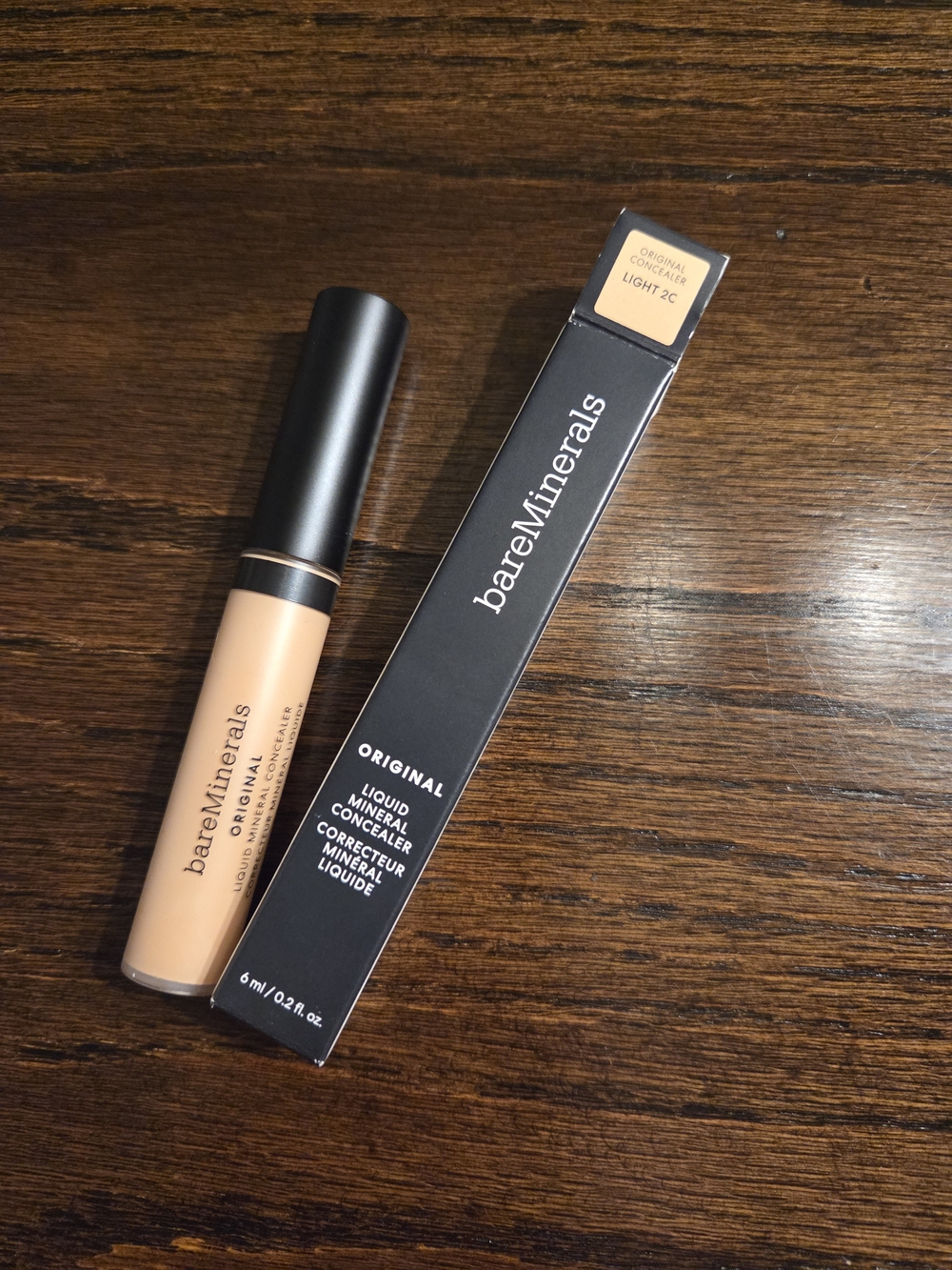 bareMinerals Liquid Mineral Concealer in Light 2C - Cream Shade